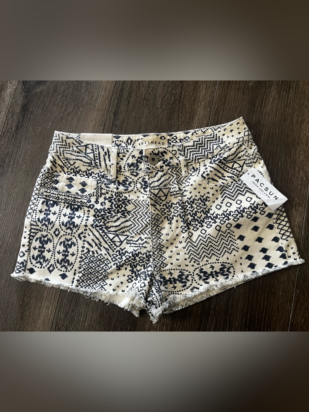 NWT! PacSun Bull Head Denim Co. White & Black Aztec Print Denim Shorts size 7